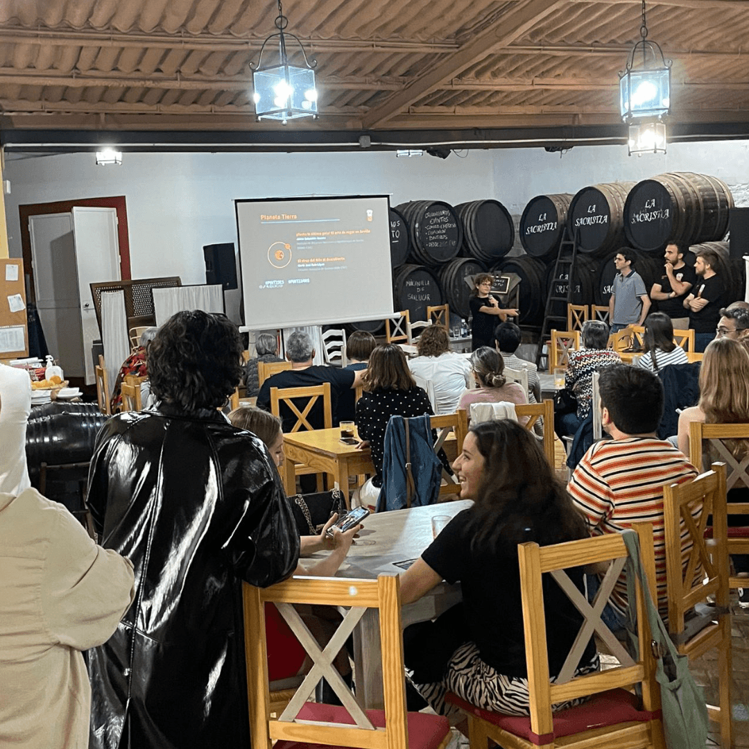 Fotografía de un evento científico emrpesarial en Bodega La Sacristia